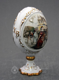 Яйцо на подставке из пасхальной коллекции