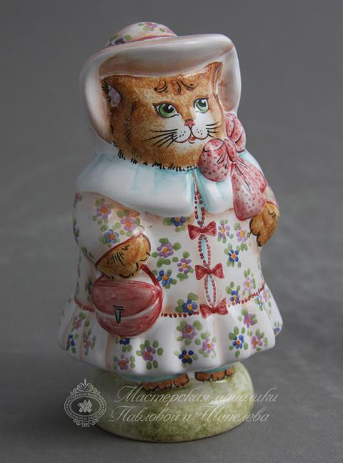 Кошечка в шляпе