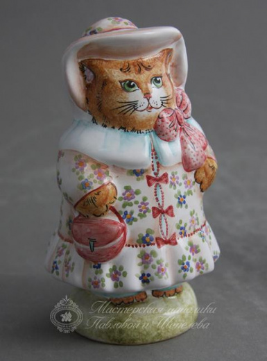 Кошечка в шляпе