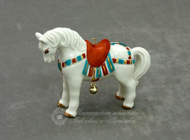 Фарфоровая игрушка лошадь. Ф Ф Поломе р. с фарфоровая игрушка.